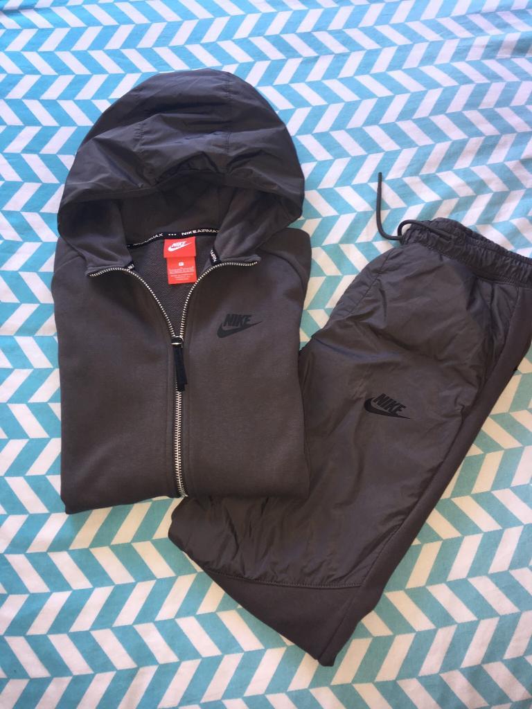 jd sports boys nike tracksuit